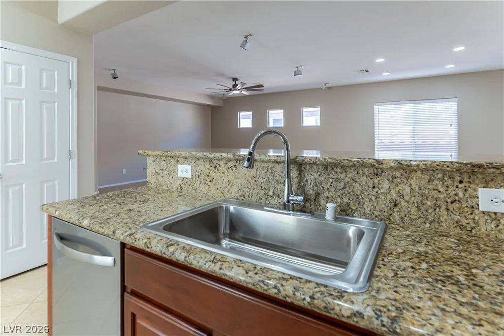 6812 Royal Poinciana, Las Vegas, NV 89131