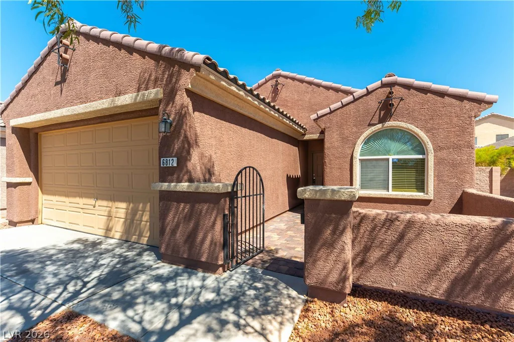 6812 Royal Poinciana, Las Vegas, NV 89131