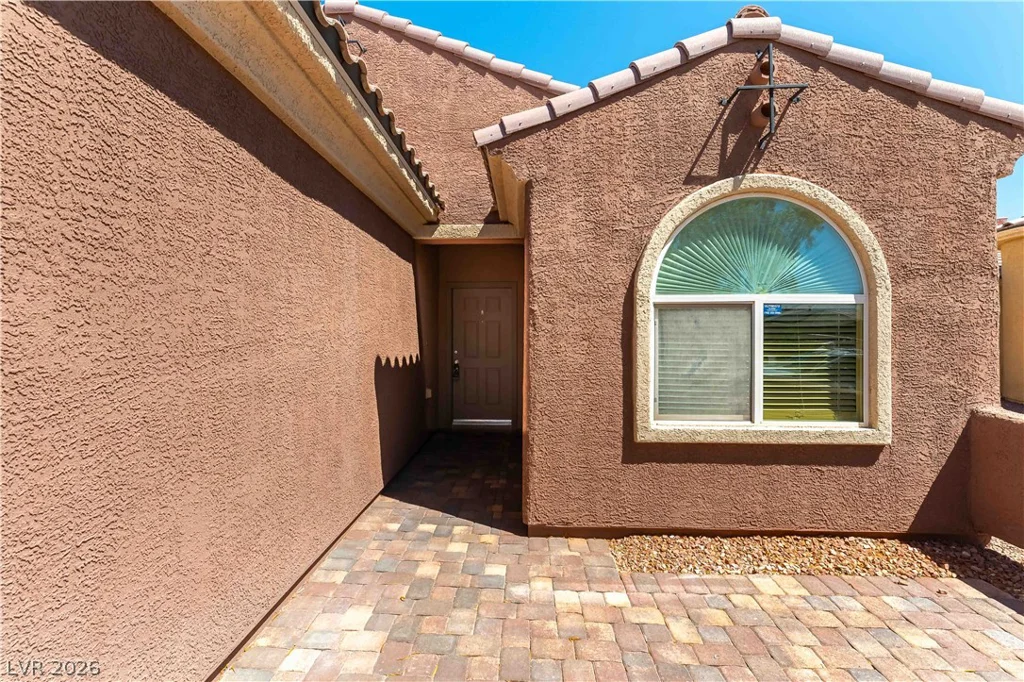 6812 Royal Poinciana, Las Vegas, NV 89131