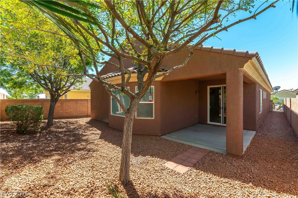 6812 Royal Poinciana, Las Vegas, NV 89131
