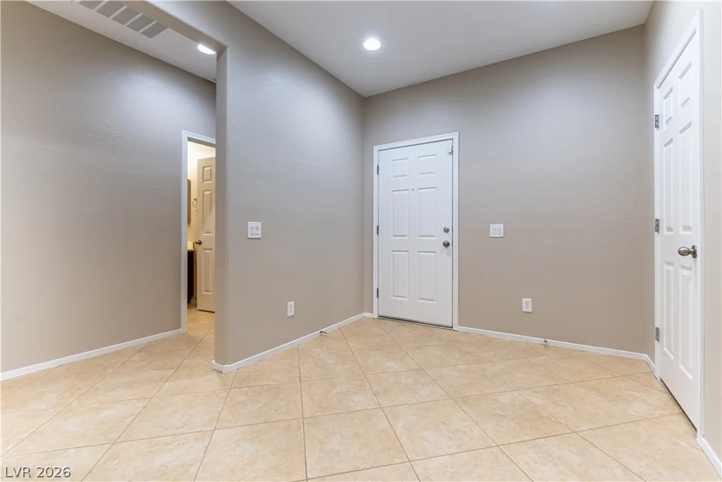 6812 Royal Poinciana, Las Vegas, NV 89131