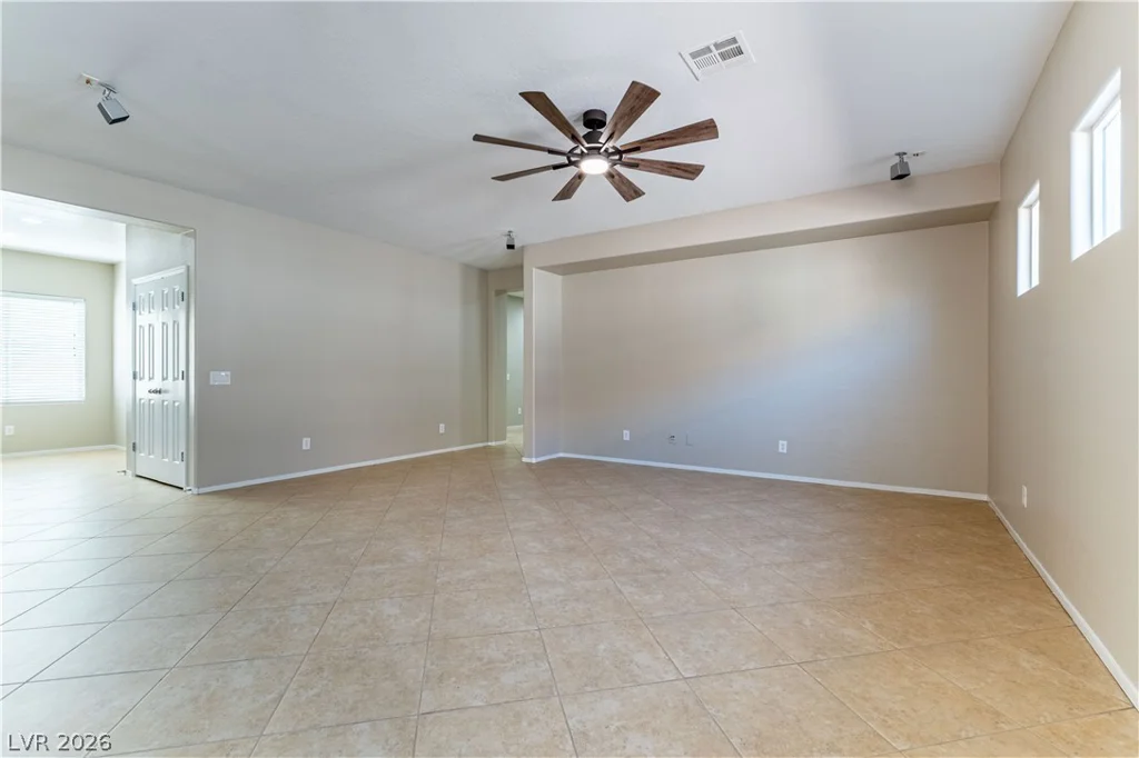 6812 Royal Poinciana, Las Vegas, NV 89131
