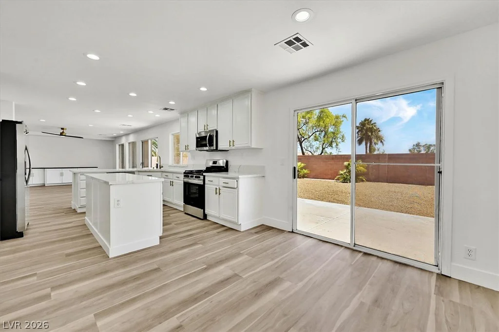 6532 Bright Morning, North Las Vegas, NV 89084