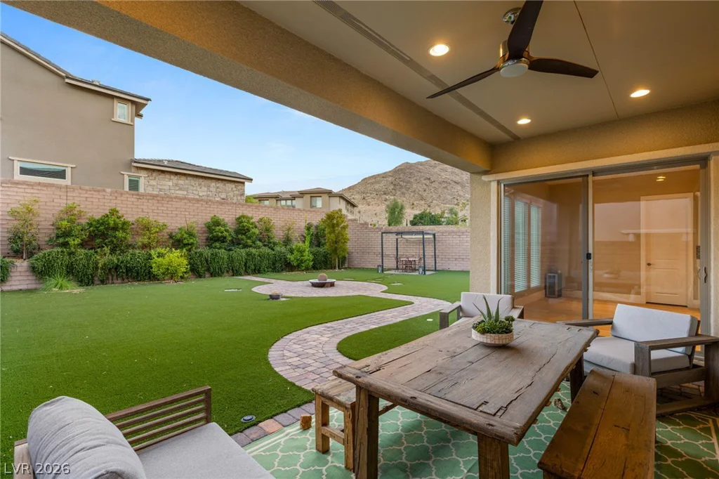 2720 Natural Rock, Las Vegas, NV 89138