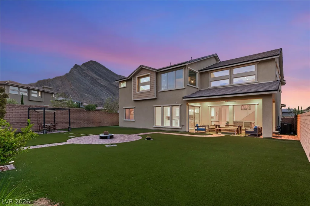 2720 Natural Rock, Las Vegas, NV 89138