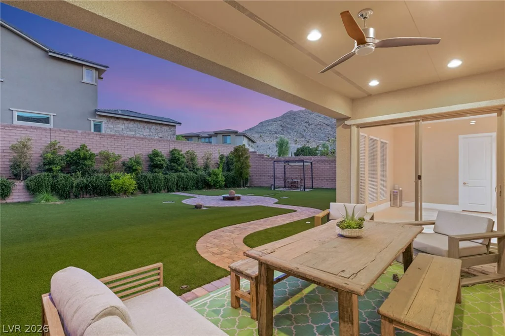 2720 Natural Rock, Las Vegas, NV 89138
