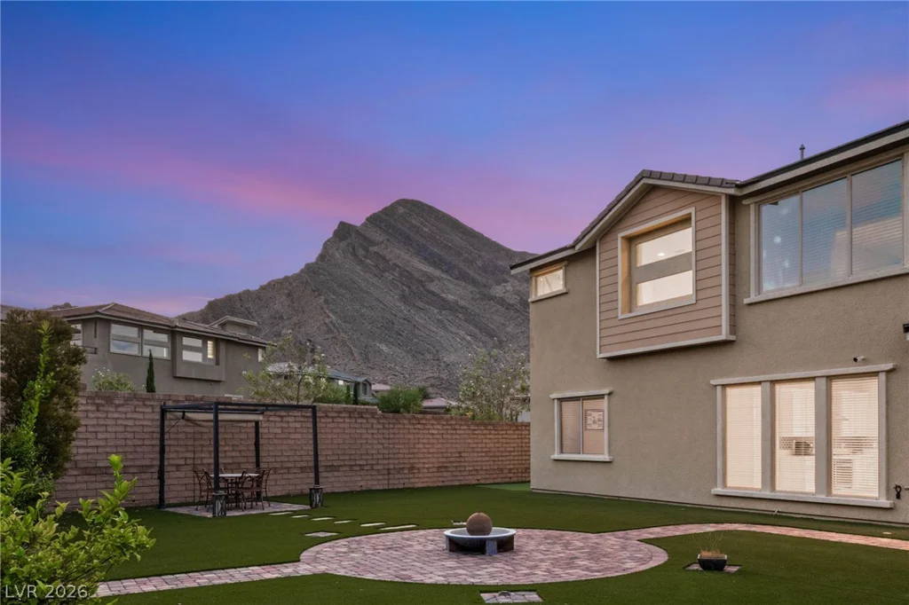 2720 Natural Rock, Las Vegas, NV 89138