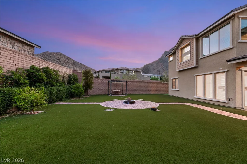 2720 Natural Rock, Las Vegas, NV 89138