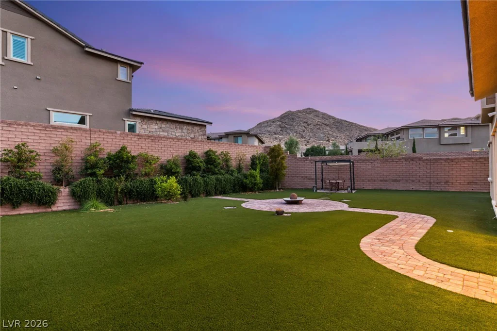2720 Natural Rock, Las Vegas, NV 89138