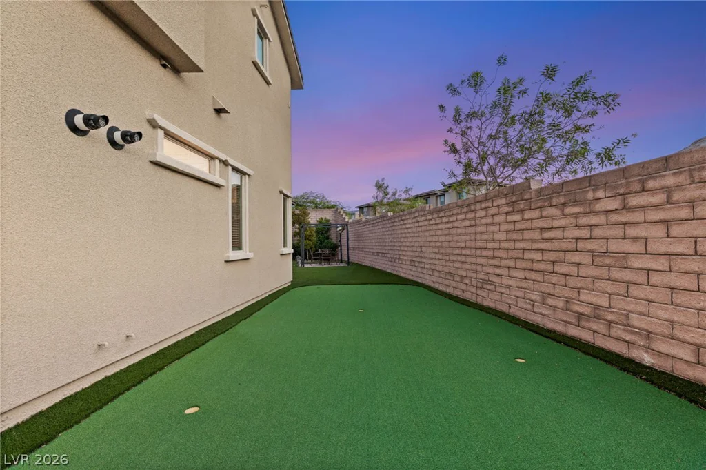 2720 Natural Rock, Las Vegas, NV 89138
