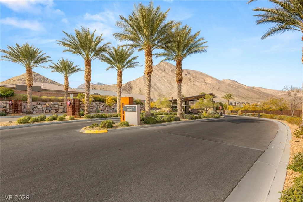 2720 Natural Rock, Las Vegas, NV 89138
