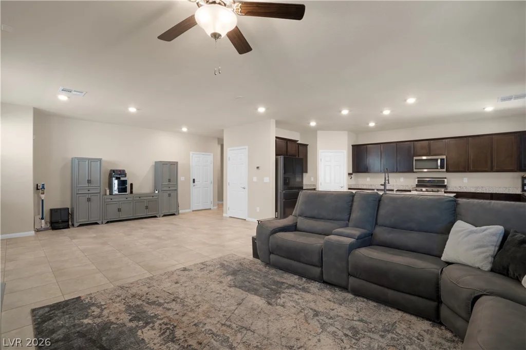 7709 Wishbone Falls, North Las Vegas, NV 89084