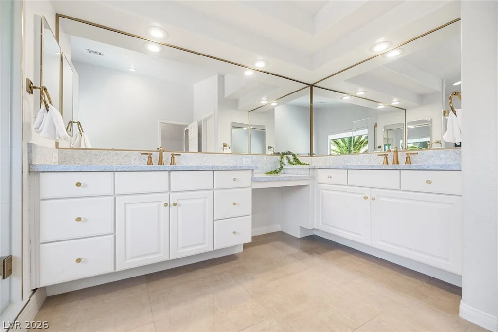 2021 Waterbury, Las Vegas, NV 89134