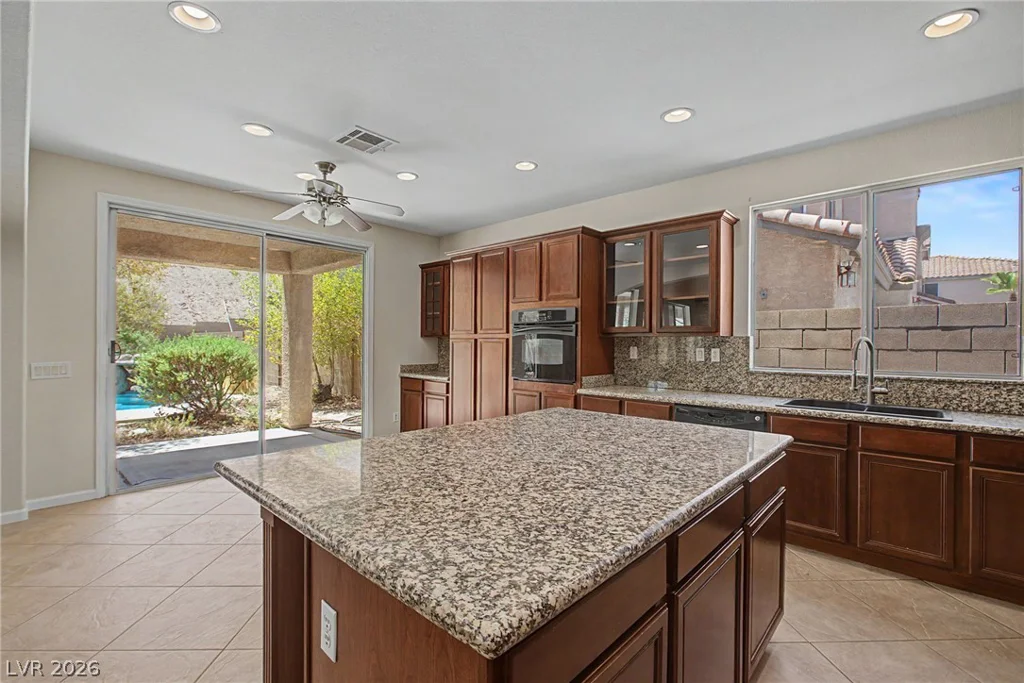 728 Blue Crystal Creek, Henderson, NV 89002