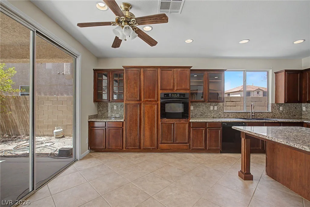 728 Blue Crystal Creek, Henderson, NV 89002