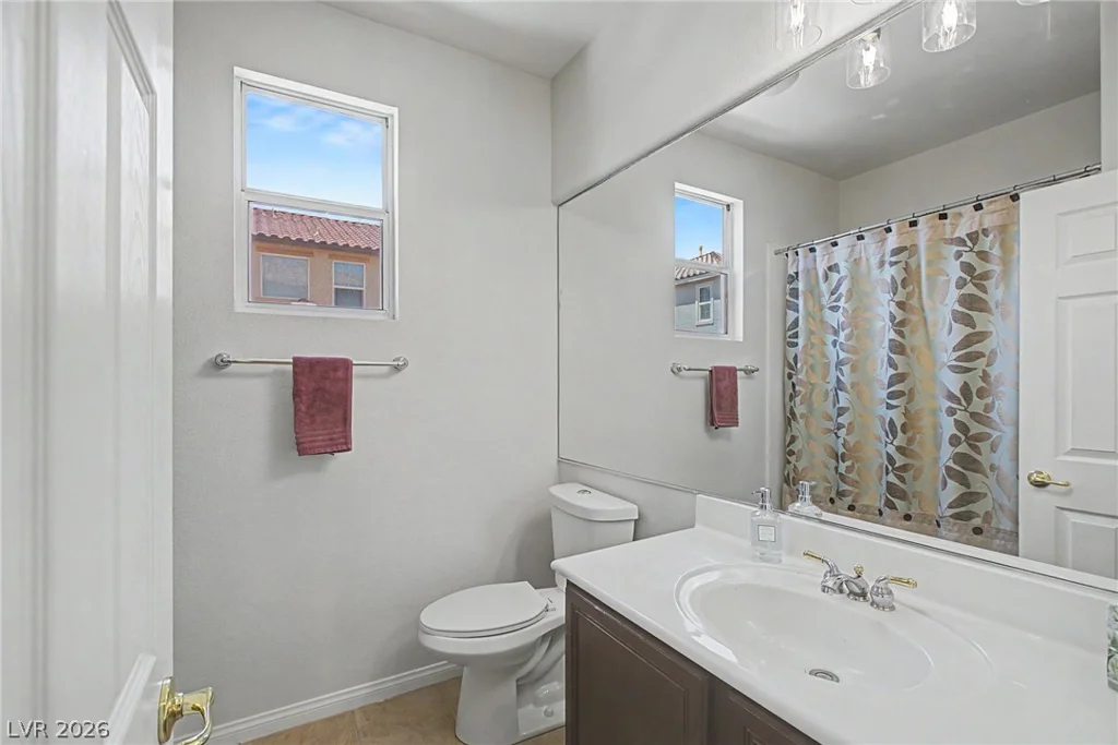 728 Blue Crystal Creek, Henderson, NV 89002