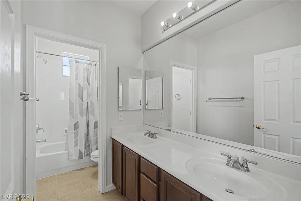 728 Blue Crystal Creek, Henderson, NV 89002