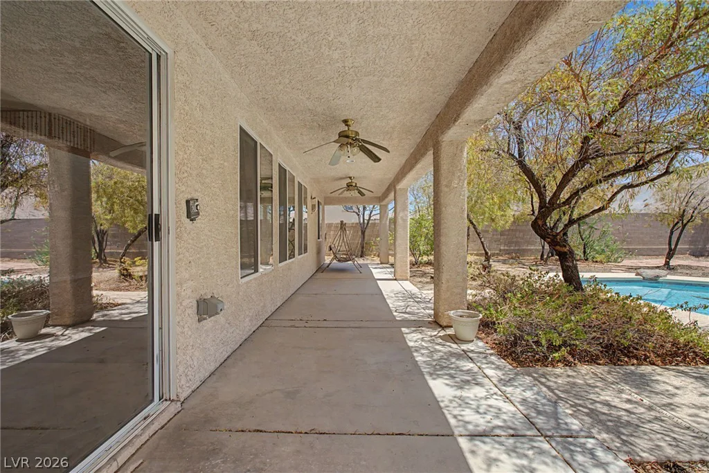 728 Blue Crystal Creek, Henderson, NV 89002