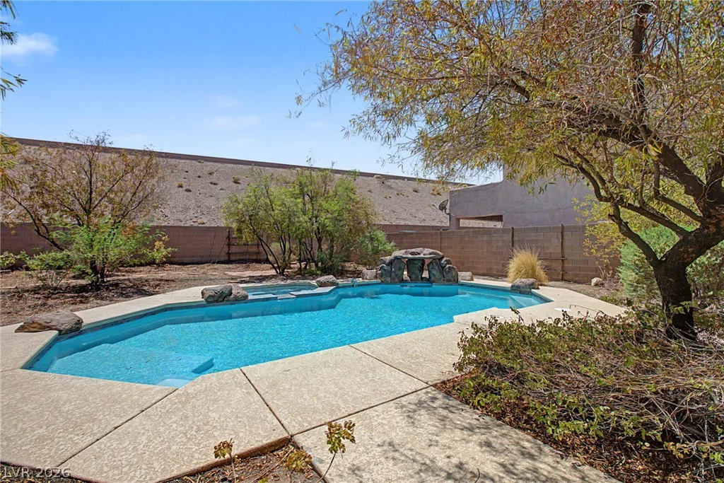 728 Blue Crystal Creek, Henderson, NV 89002