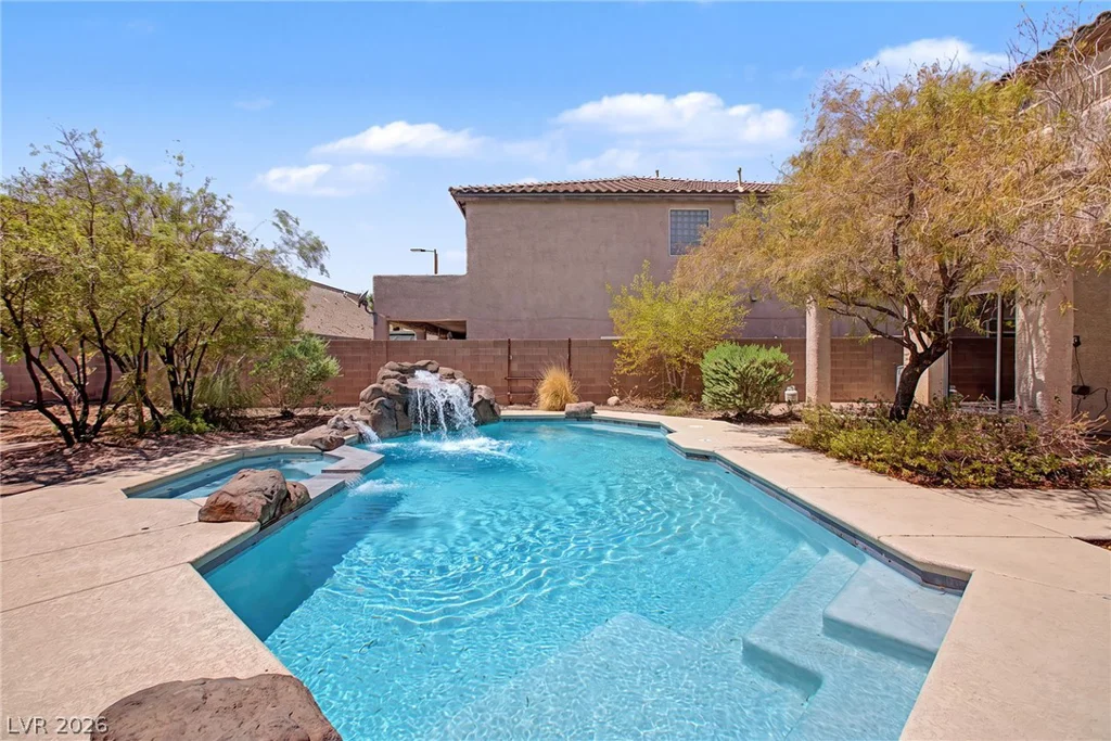 728 Blue Crystal Creek, Henderson, NV 89002
