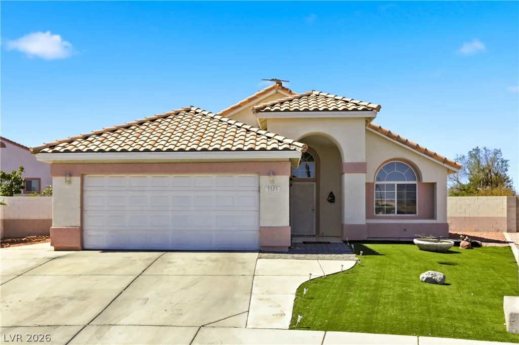 7535 Meadowoak, Las Vegas, NV 89147