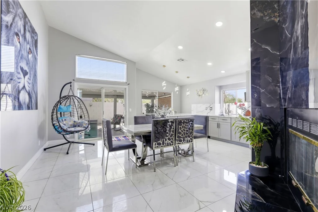 7535 Meadowoak, Las Vegas, NV 89147
