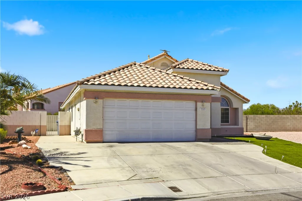 7535 Meadowoak, Las Vegas, NV 89147