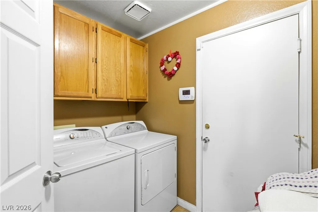 7535 Meadowoak, Las Vegas, NV 89147