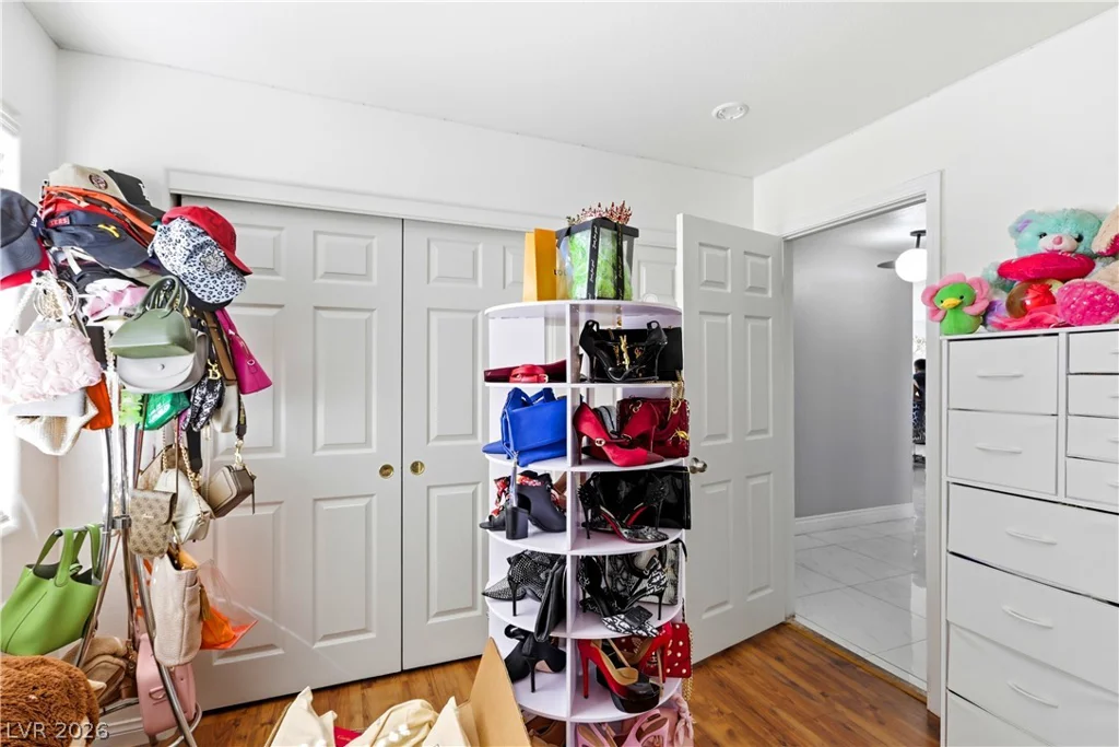 7535 Meadowoak, Las Vegas, NV 89147
