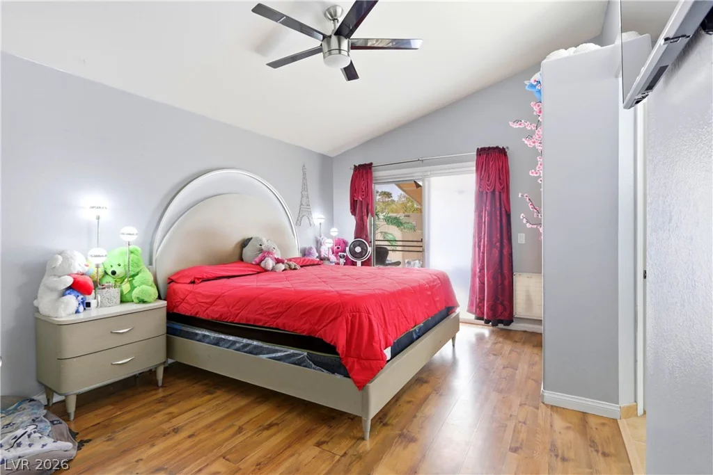 7535 Meadowoak, Las Vegas, NV 89147