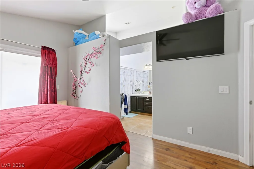 7535 Meadowoak, Las Vegas, NV 89147