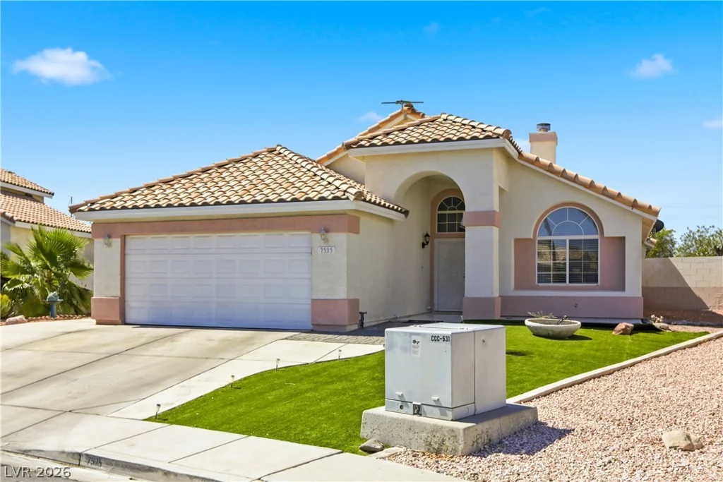 7535 Meadowoak, Las Vegas, NV 89147