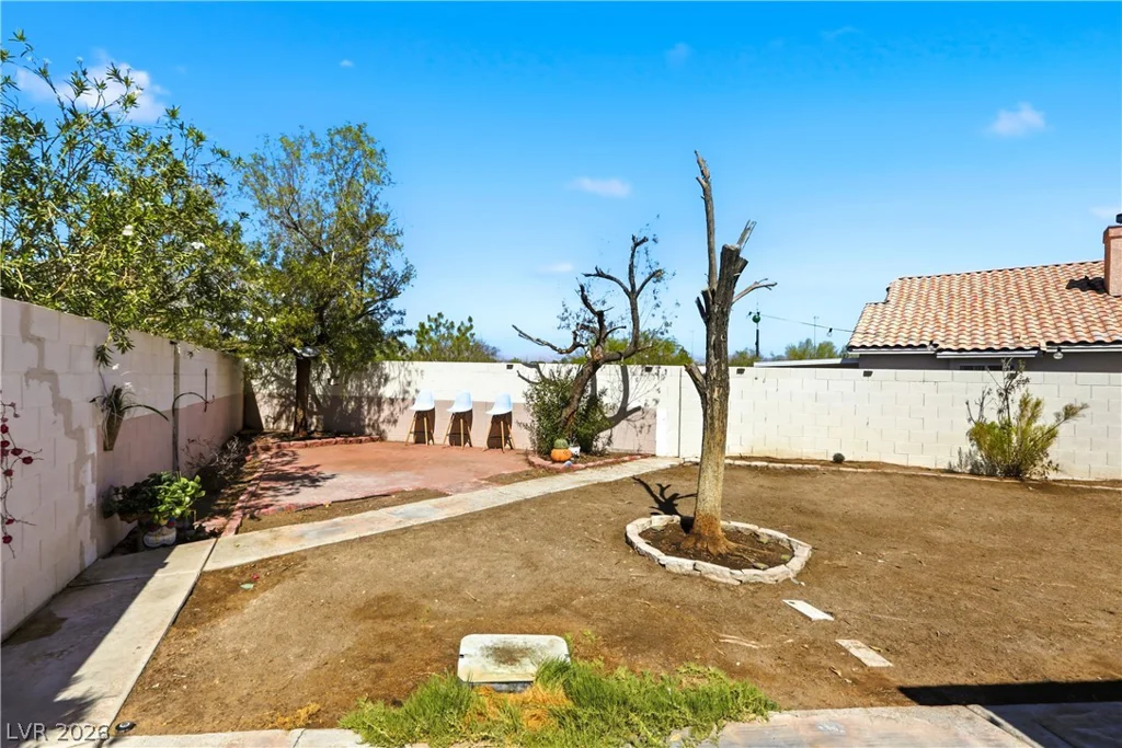 7535 Meadowoak, Las Vegas, NV 89147