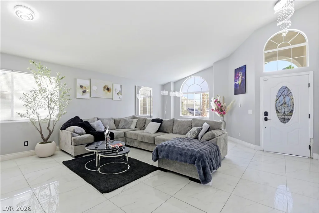 7535 Meadowoak, Las Vegas, NV 89147