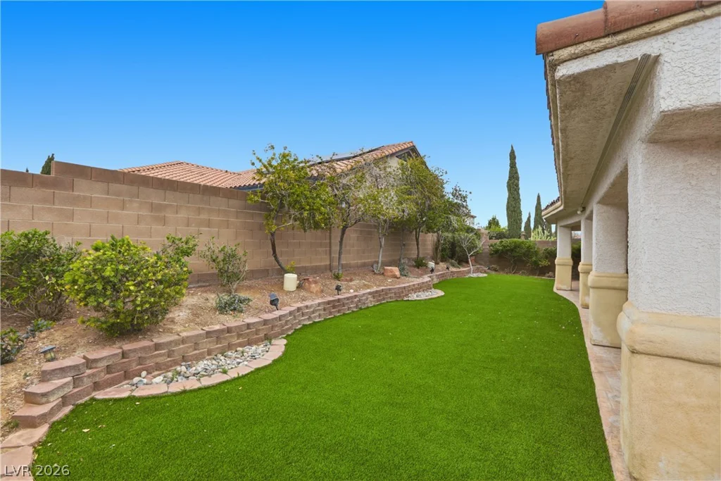 5871 Lost Valley, Las Vegas, NV 89113