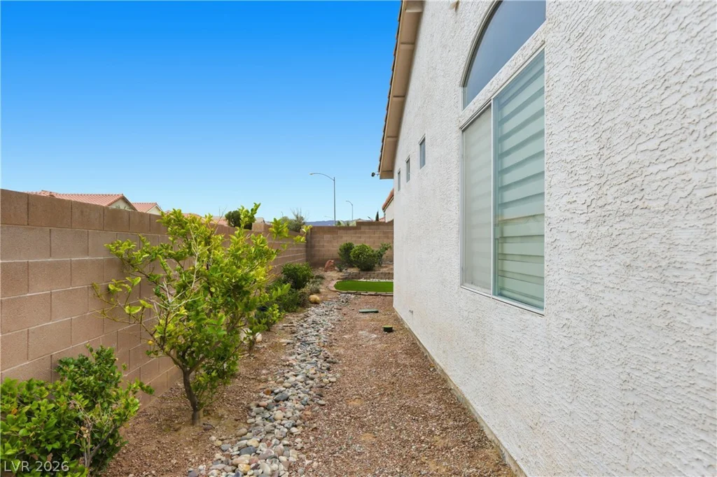 5871 Lost Valley, Las Vegas, NV 89113