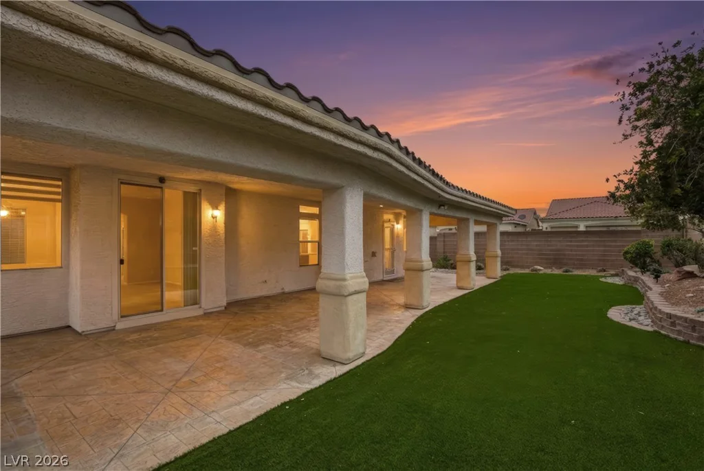 5871 Lost Valley, Las Vegas, NV 89113