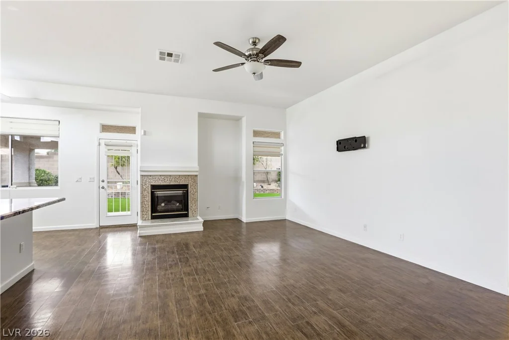 5871 Lost Valley, Las Vegas, NV 89113