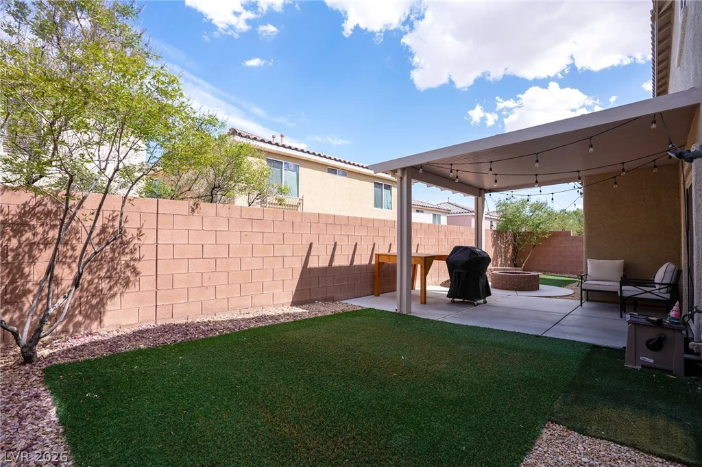 9796 Hearthfire, Las Vegas, NV 89178
