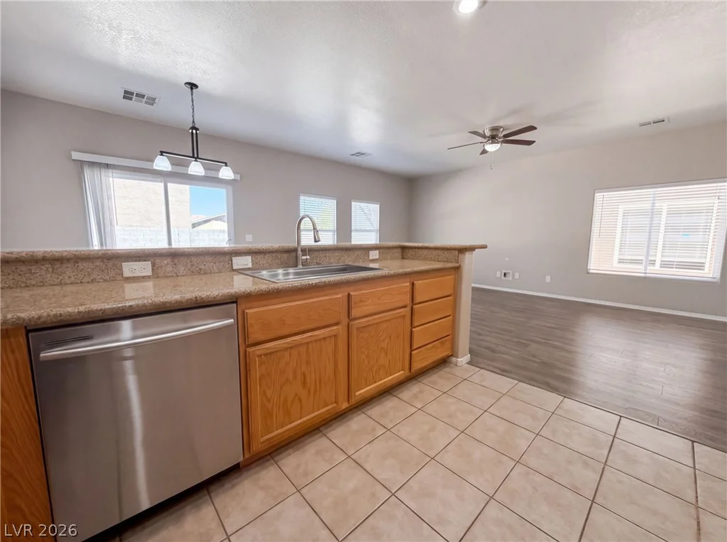 4560 Sunflower, Las Vegas, NV 89120
