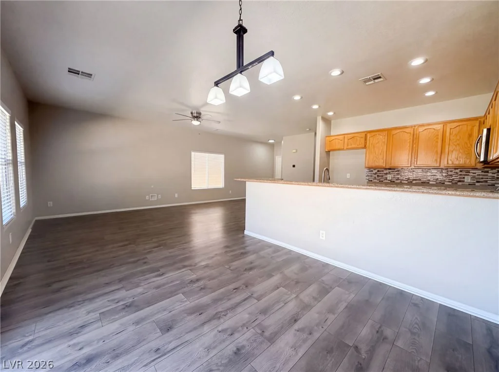 4560 Sunflower, Las Vegas, NV 89120