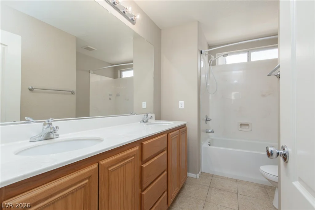 11631 Giles, Las Vegas, NV 89183
