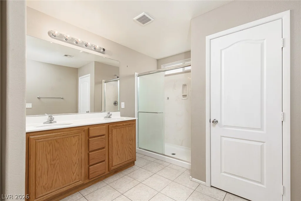 11631 Giles, Las Vegas, NV 89183