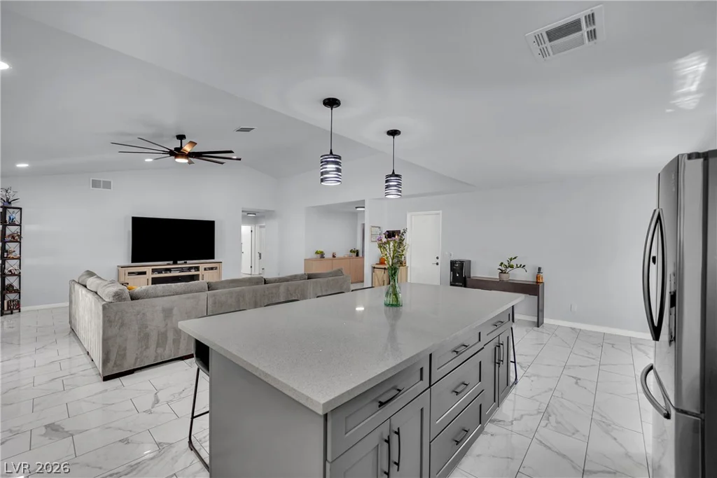 6636 Treadway, Las Vegas, NV 89103
