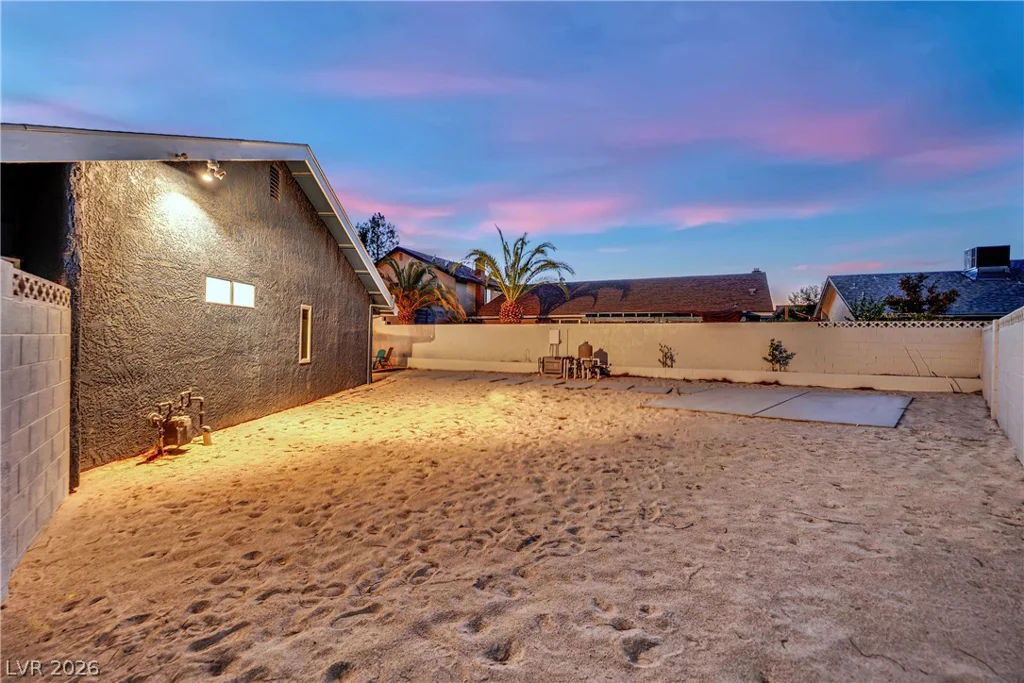 6636 Treadway, Las Vegas, NV 89103