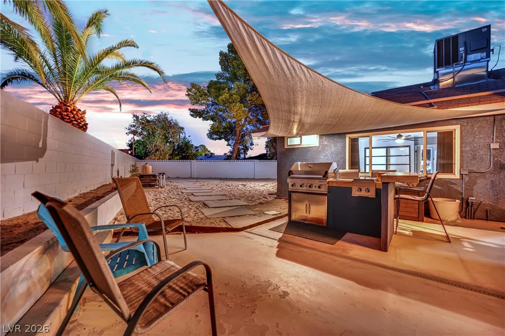 6636 Treadway, Las Vegas, NV 89103