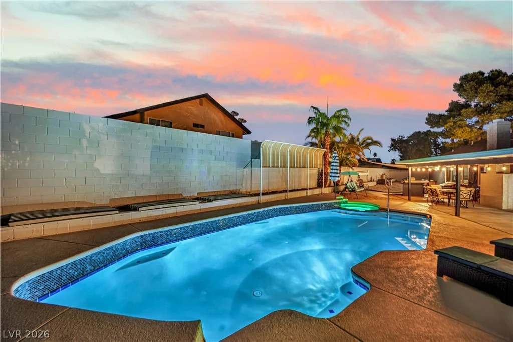 6636 Treadway, Las Vegas, NV 89103