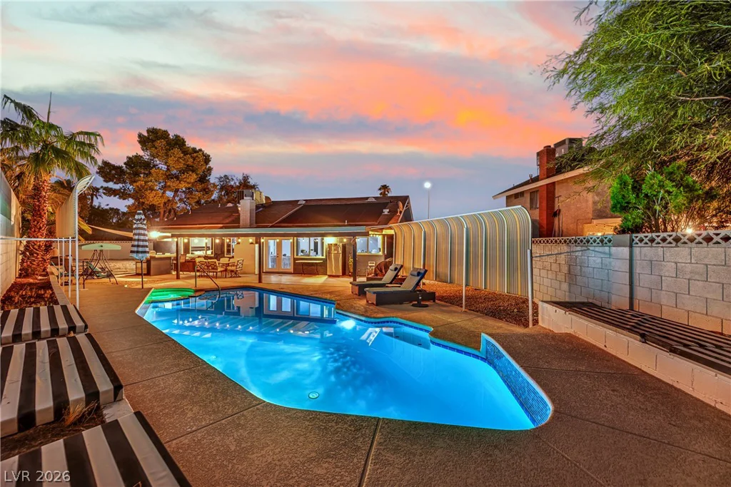 6636 Treadway, Las Vegas, NV 89103