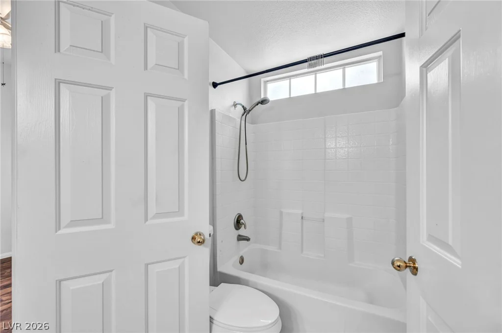 1004 Washington Oaks, Las Vegas, NV 89128