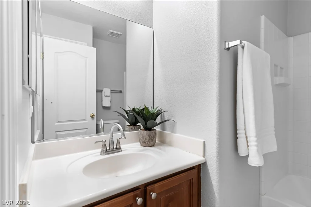 8819 Horizon Wind, Las Vegas, NV 89178